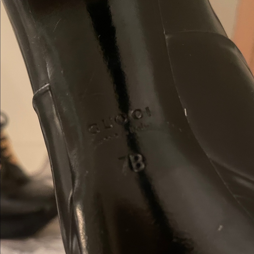 Gucci Women's 5” oxford platform pumps. Black Leather with Gold Hardware. - Picture 7 of 7